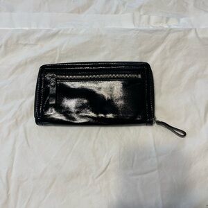 Zipper on Wallet
